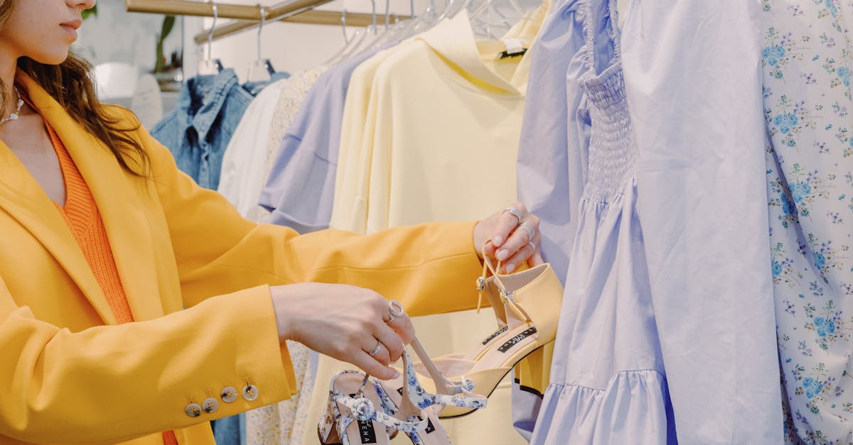 Should built-in wardrobes go to the ceiling?